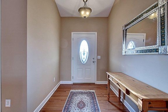 3rd image of 420 Wyndham Dr