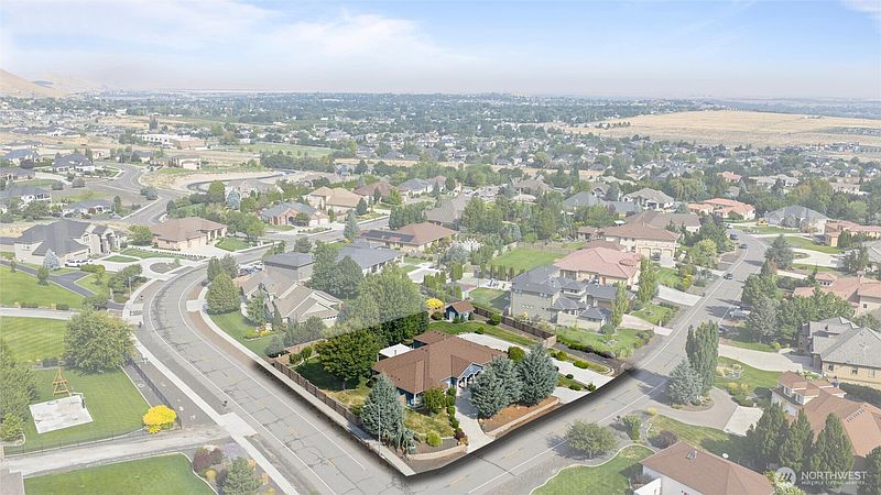 4th image of 1191 Pinto Loop
