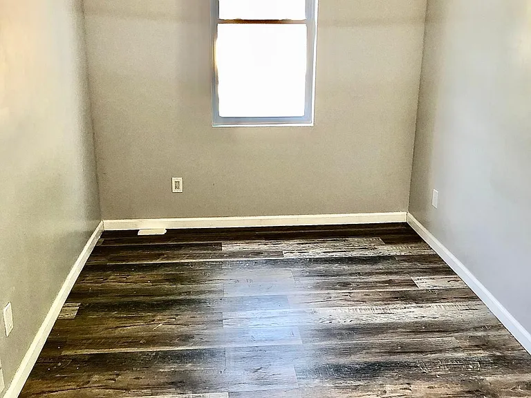560 Brace Ave #1 — Photo 9
