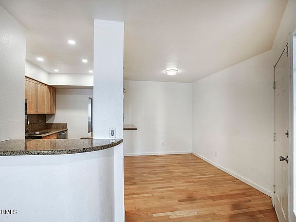 4th image of 4410 N LONGVIEW Avenue #119