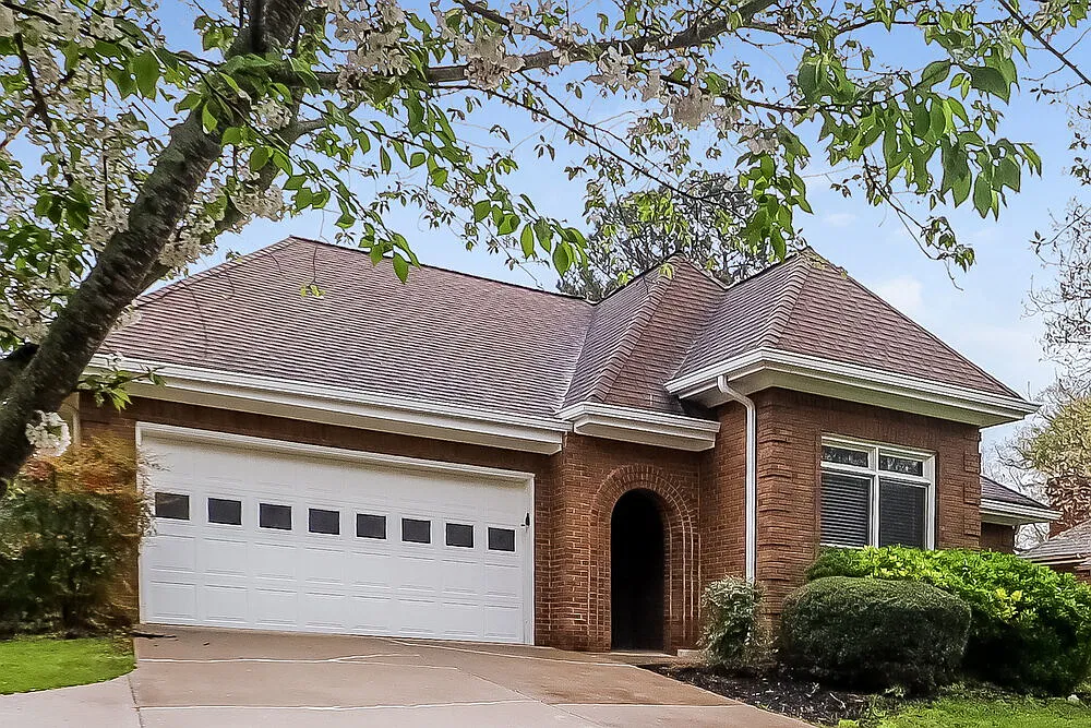 3 bed, 2.0 bath, 1657 sqft, $2,115 — Photo 3