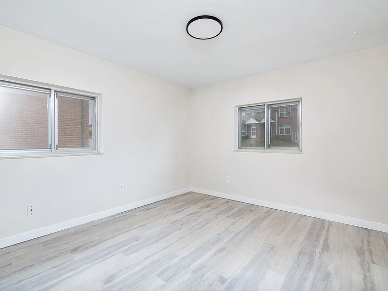 Forest Creek Apartments — Photo 11