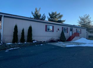 255 NW Golden Hills Dr SPC 46, Pullman, WA 99163