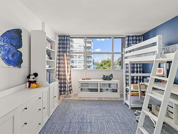 5th image of 1420 Brickell Bay Dr APT 504B