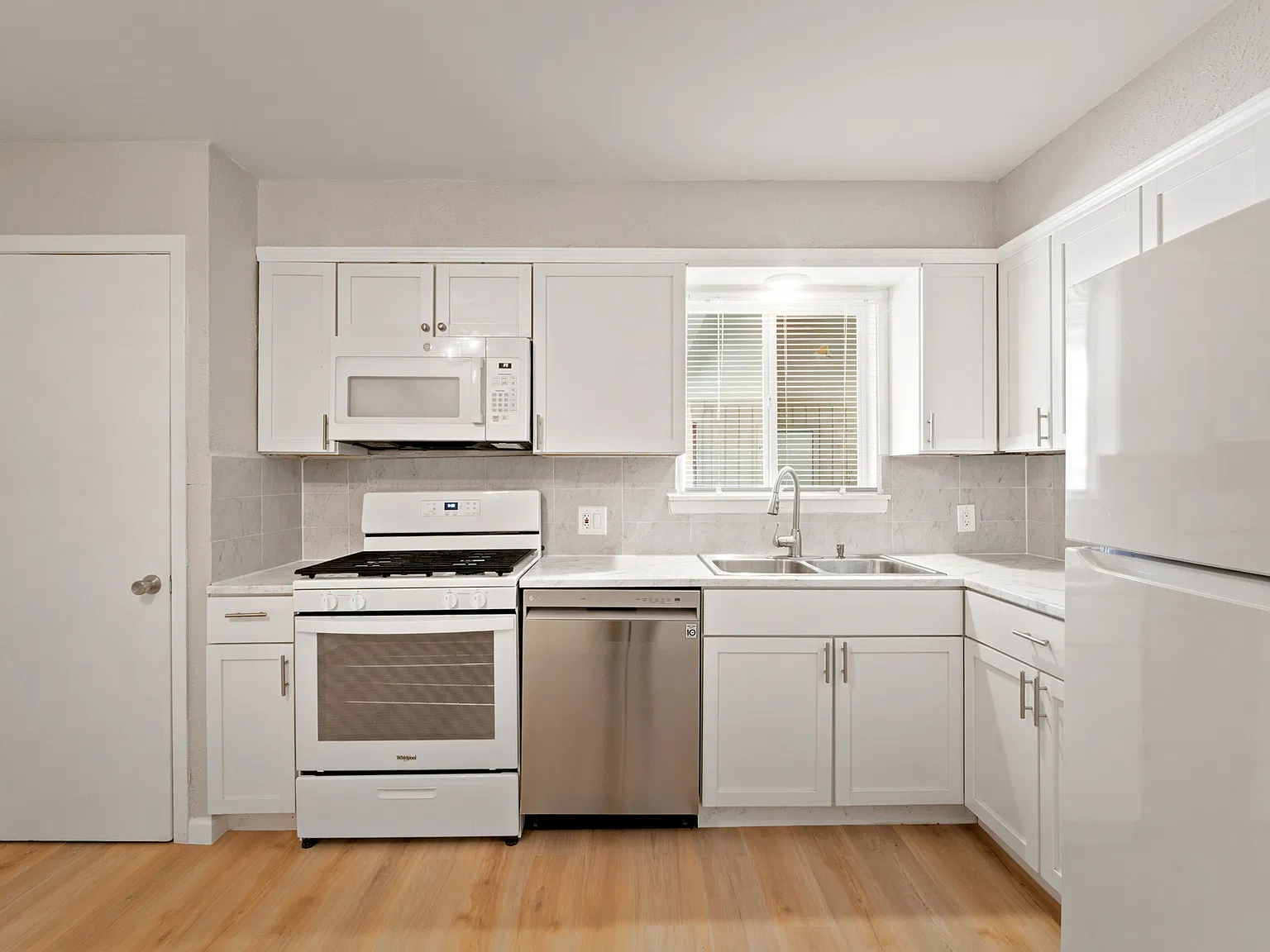 2 bed, 835 sqft, $1,550 — Photo 4