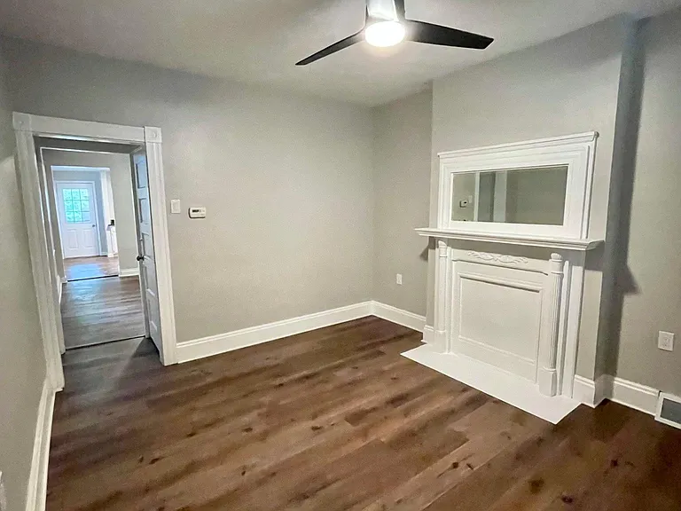 125 Hawthorne Ave — Photo 2