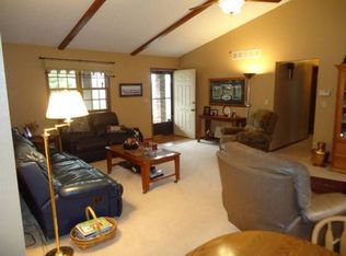 971 N Highway T15, Pella, IA 50219