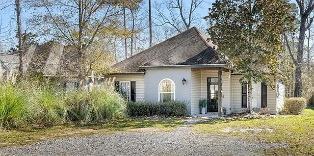 Building Photo - 1555 Marigny Ave