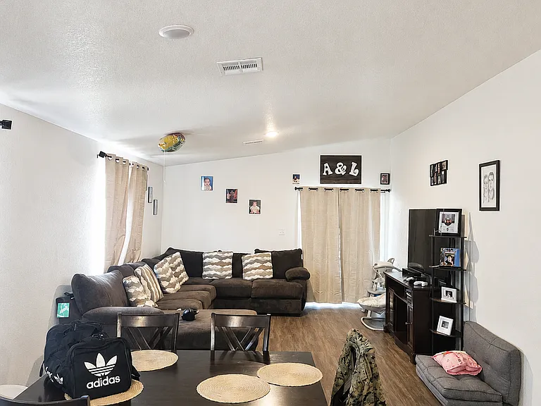 4710 S Cedar Ave — Photo 7