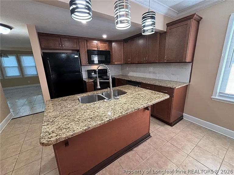 931 Fleetwood Dr — Photo 10