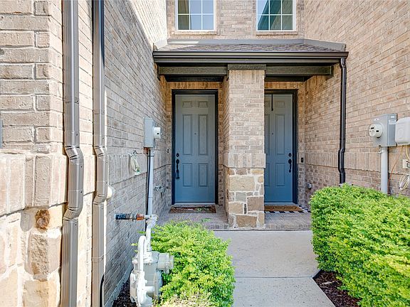 3rd image of 970 Emil Pl