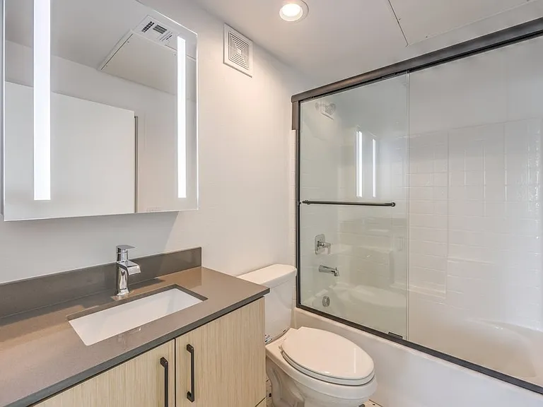 627 S 10th St — Photo 31