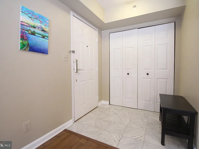 1200 Braddock Pl #312 — Photo 3