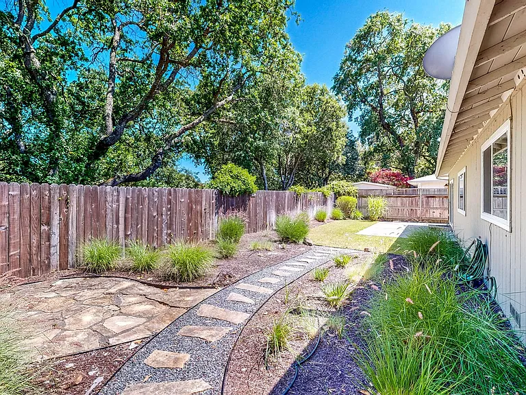 2146 Rivera Dr — Photo 61