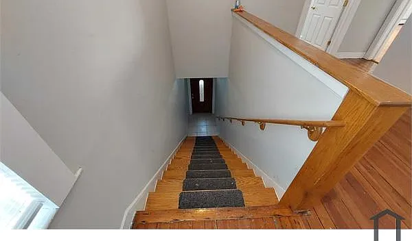 225 Florence St — Photo 13