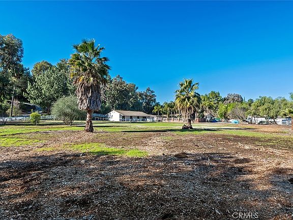 3rd image of 5546 Paradise Valley Rd