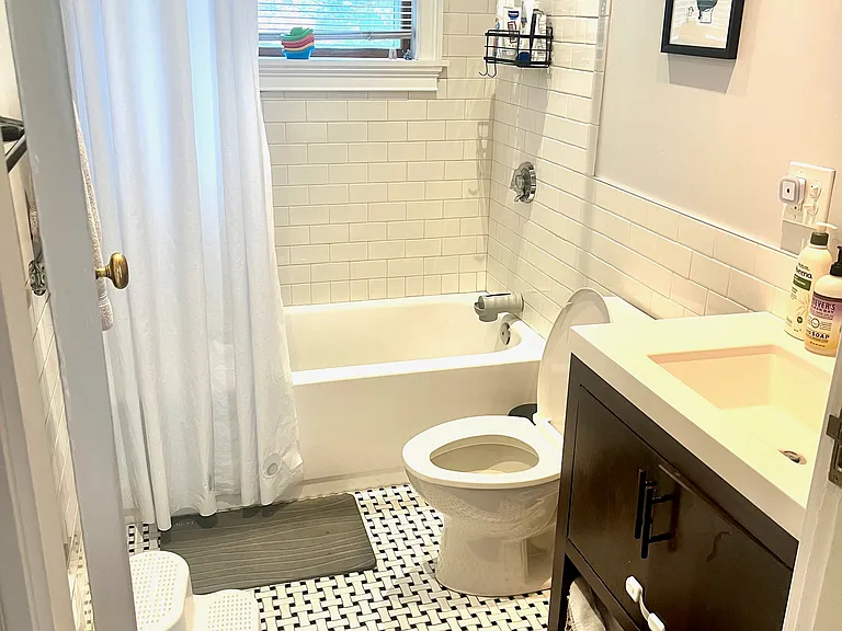 108 Olney St — Photo 5