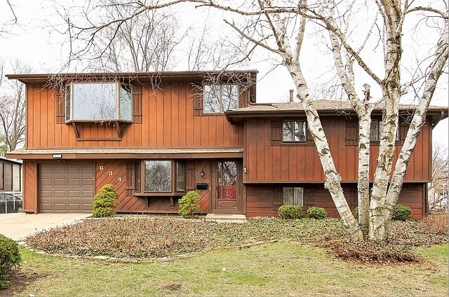 1st image of 634 S Braintree Dr