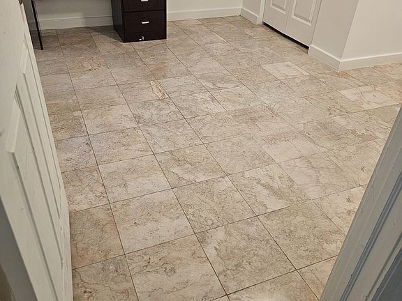 4th image of 1233 Vine St APT 3