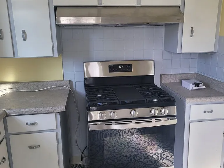 2348 Vine Ave — Photo 21