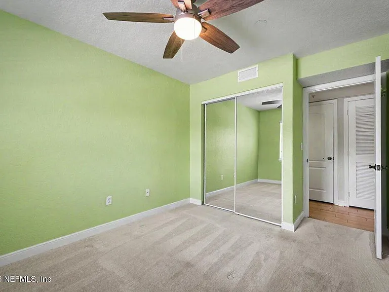 101 25th Ave S #J13 — Photo 24