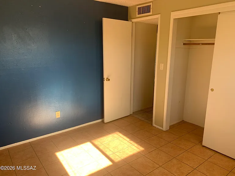 3241 E Monte Vista Dr — Photo 14
