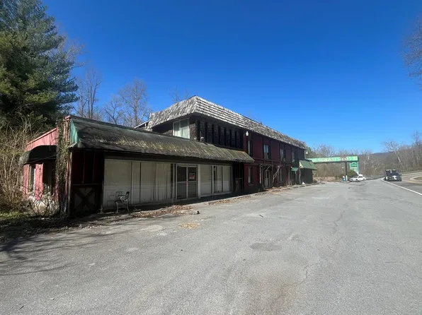 6272 S Main St, Saltville, VA 24370