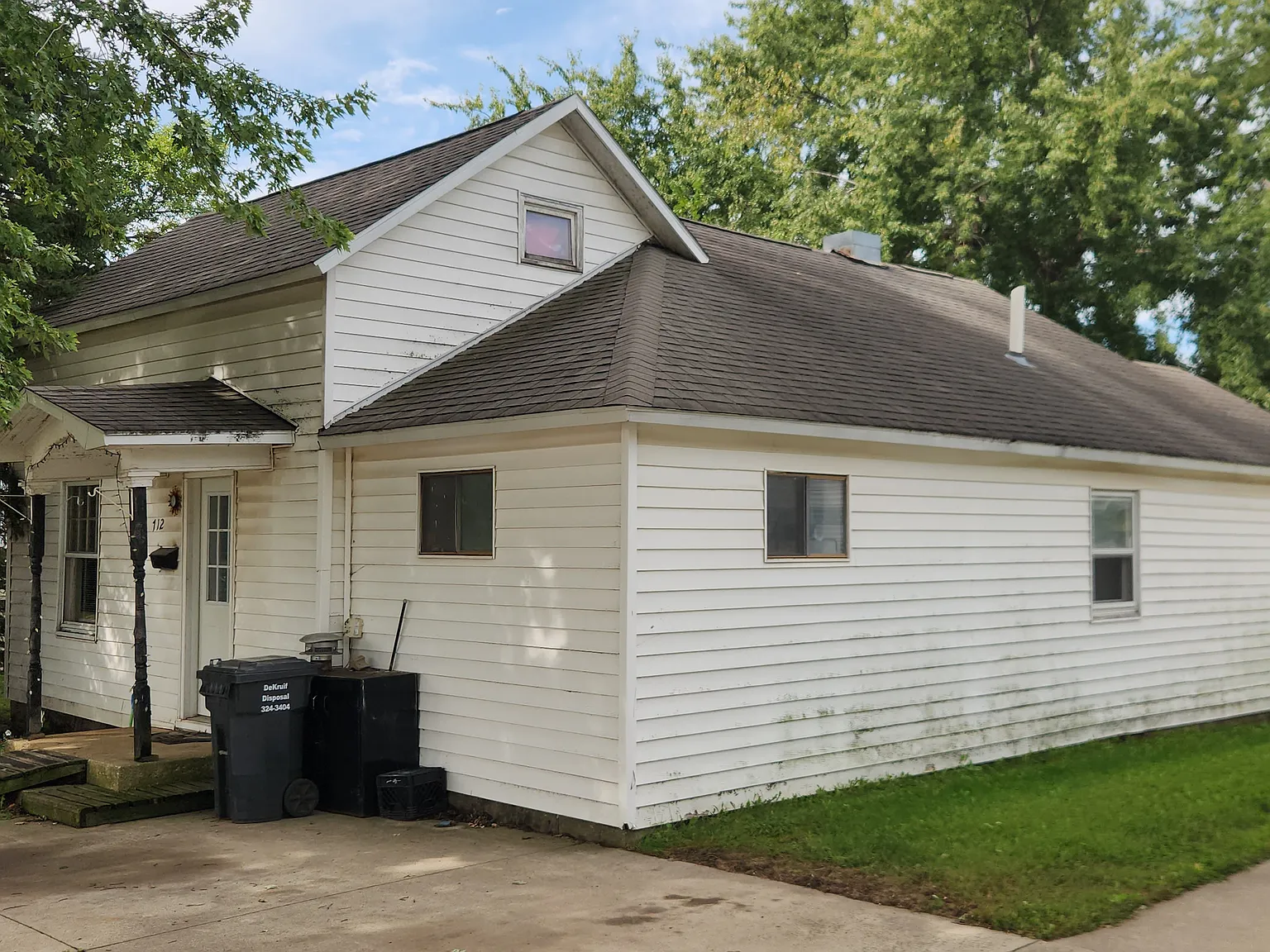 3 bed, 1222 sqft, $1,000 — Photo 1