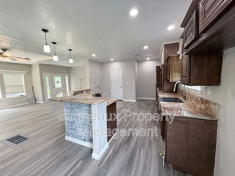 816 Shady Ln — Photo 25