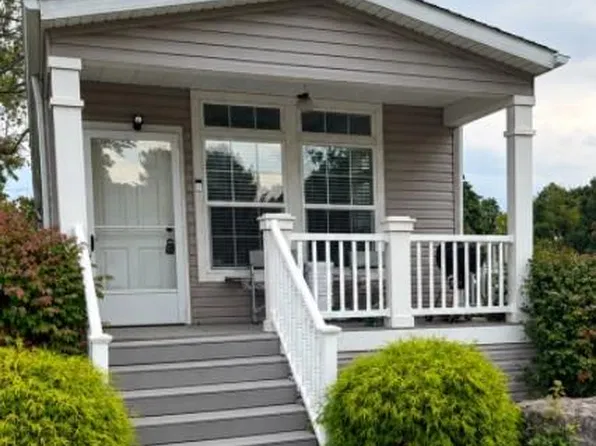 8785 Breinig Run Cir, Breinigsville, PA 18031