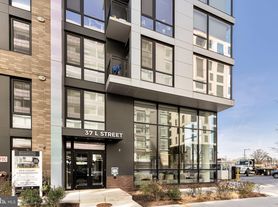 37 L St SE
