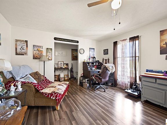 4th image of 548 Short Cut Rd