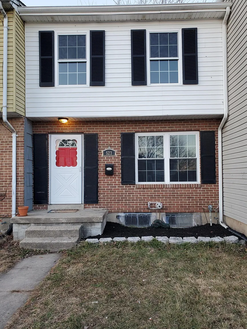 523 Jamestown Ct photo 1