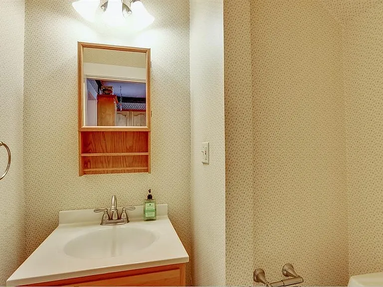 5121 Grand Ave — Photo 10