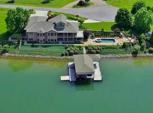 210 Three Point Isle Dr, Penhook, VA 24137