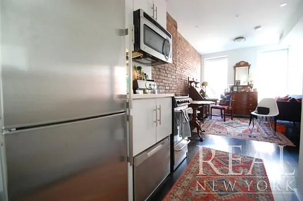 Rented by REAL New York | media 29