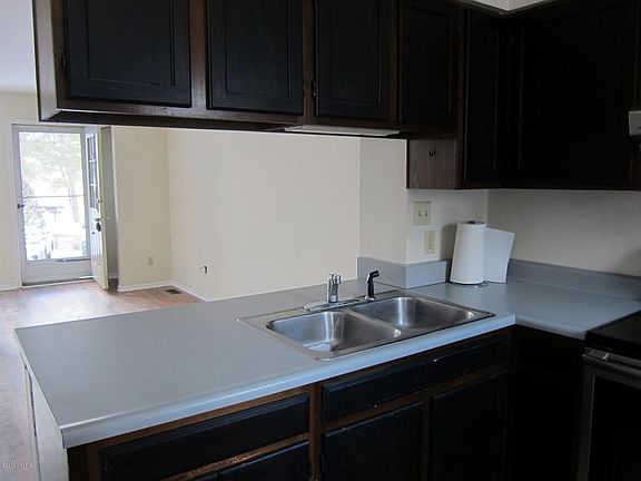 4th image of 8046 Wimbledon Dr