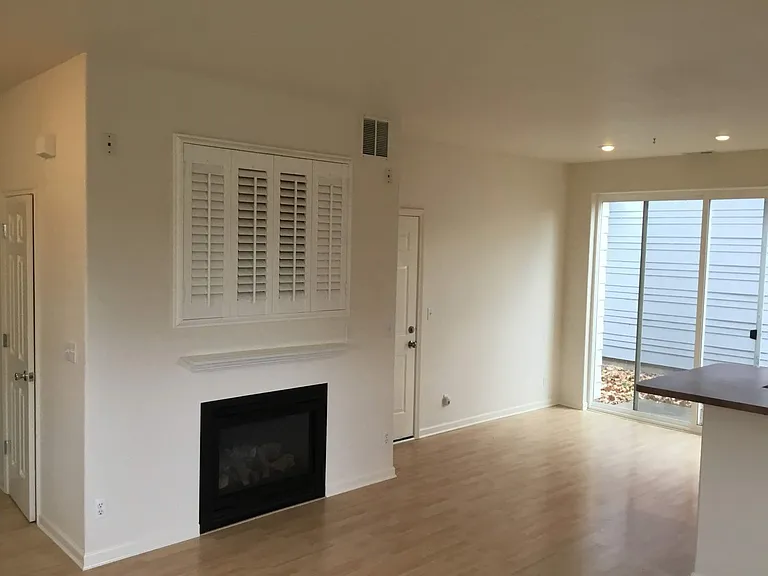1698 Riley Ln — Photo 12