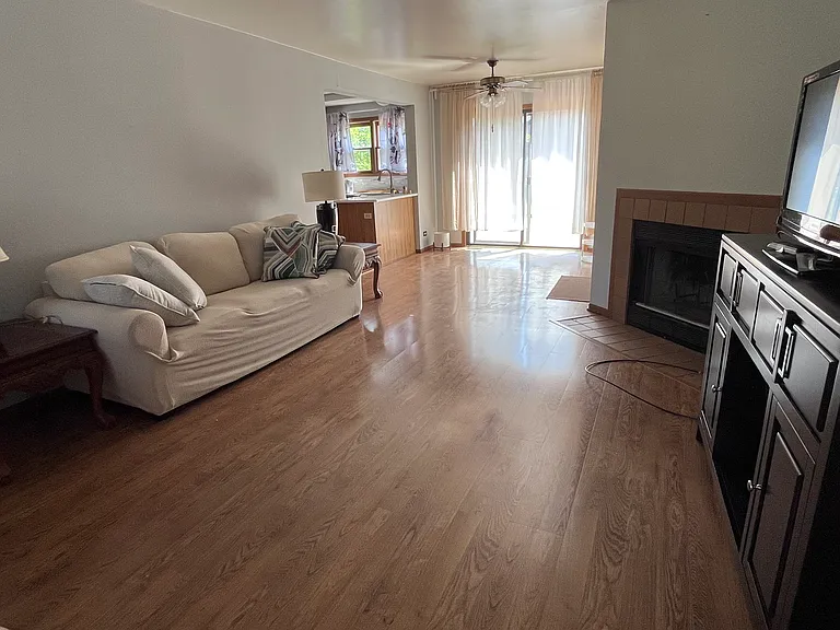 1010 N Ashbury Ave — Photo 2