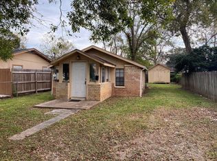 1229 E Kyle Rd, Clute, TX 77531