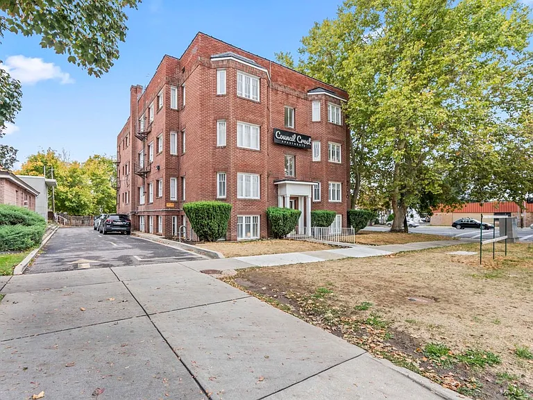 Council Crest Apartments — Photo 8