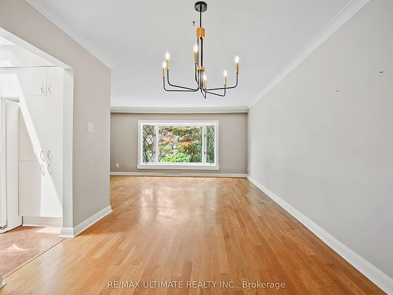 121 Elvaston Dr — Photo 6