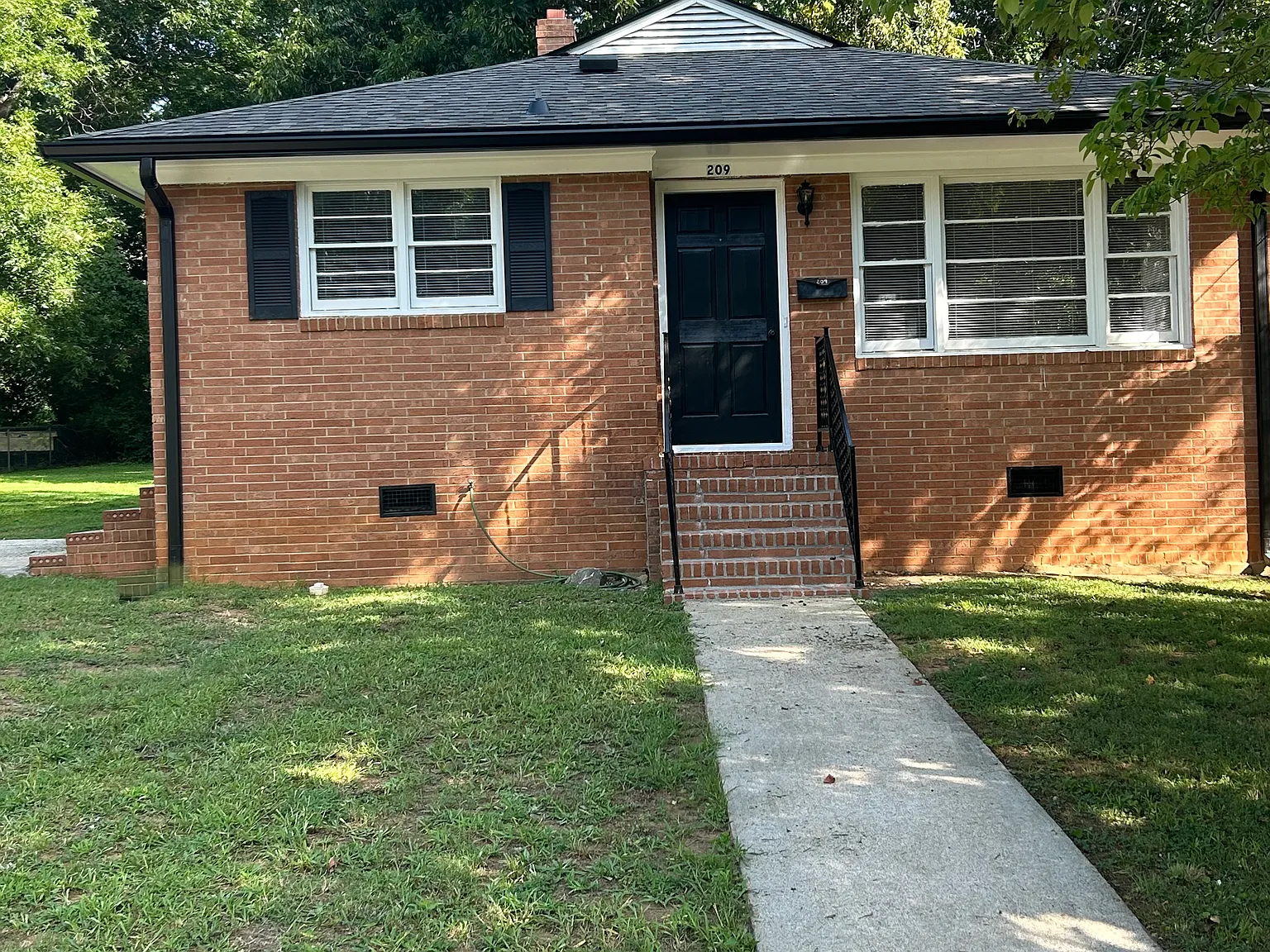 3 bed, 1106 sqft, $1,500 — Photo 2