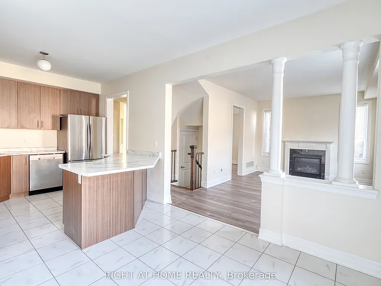 17 Mercury Ave — Photo 13