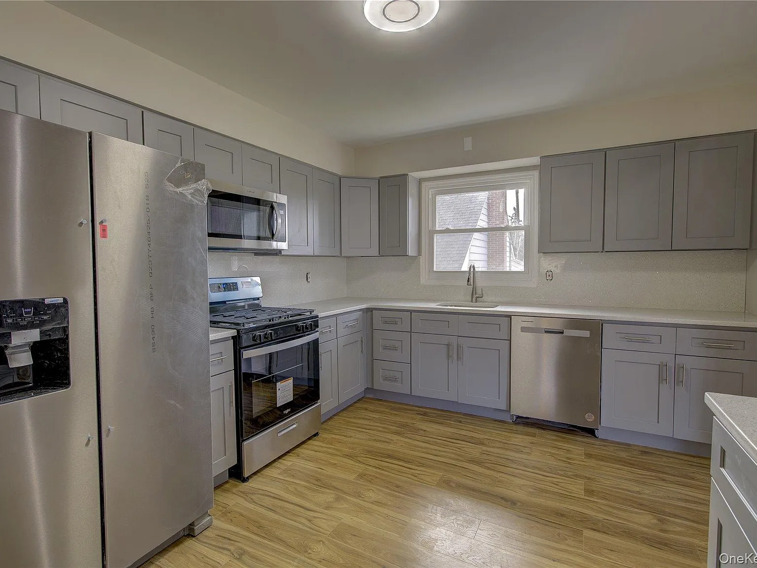 5 bed, 2.0 bath, 1969 sqft, $6,500 — Photo 2