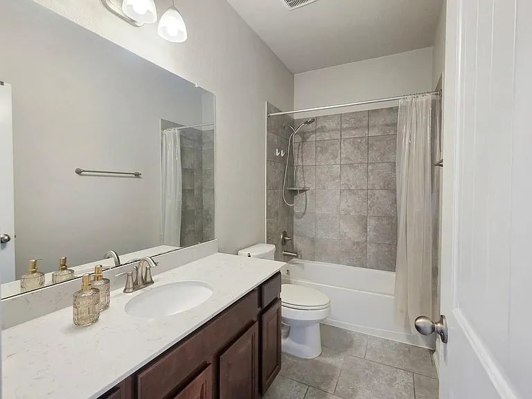 8206 Oxbow Manor Ln — Photo 31
