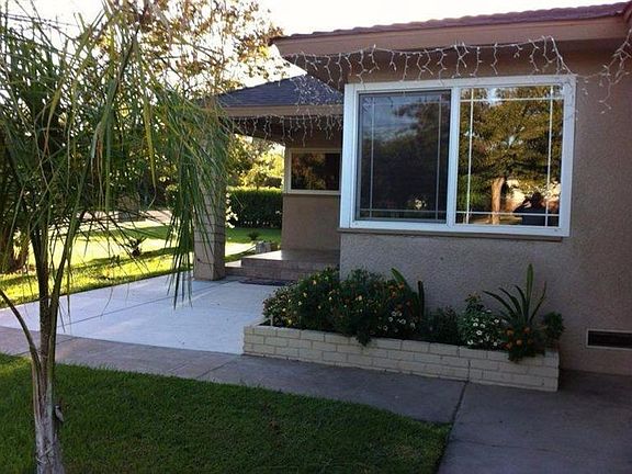 3rd image of 1104 W Santa Ana Ave