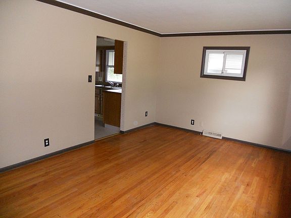 2nd image of 1134 Sussex Dr