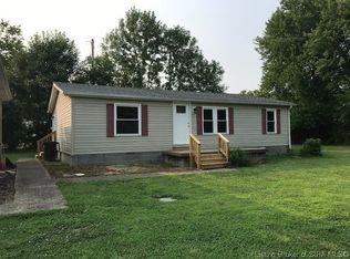 621 Mayfield Rd, Henryville, IN 47126