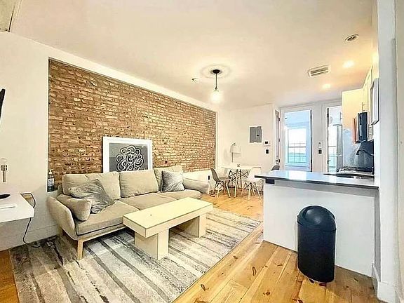 5th image of 729 Meeker Ave APT 3L